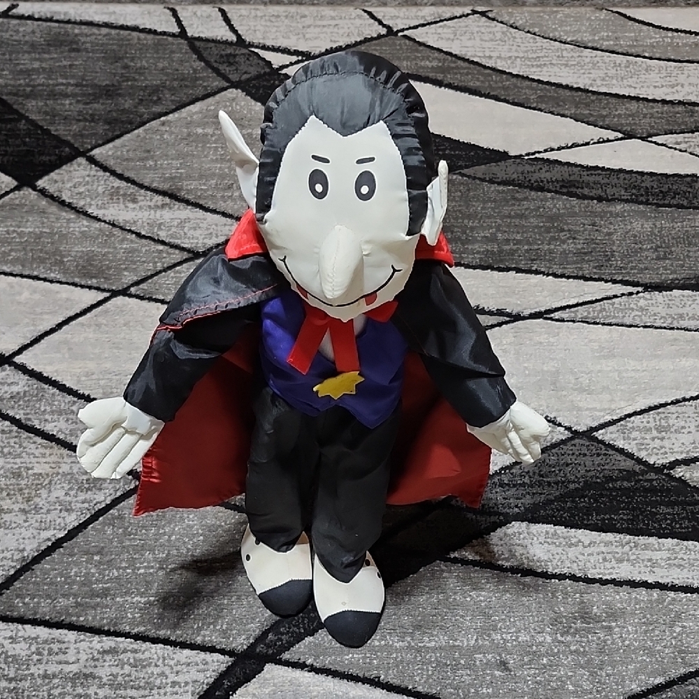 VINTAGE GOFFA STANDING COUNT DRACULA DECORATION